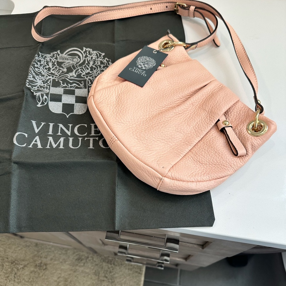 Vince Camuto Crossbody bag in Georgia Peach